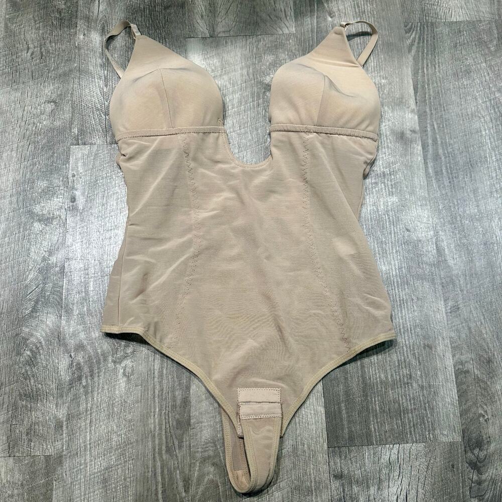 MOMBOD Nude Shapewear Bodysuit Medium Built-In Bra Adjustable Straps Thong‎